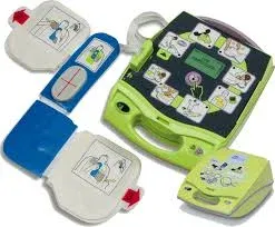 Zoll AED Plus hjärtstartare med elektroder
